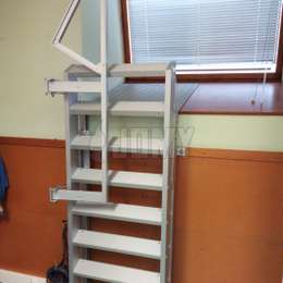Shipladder for roof window evacuation Fold-out shipladder for roof access from the inside